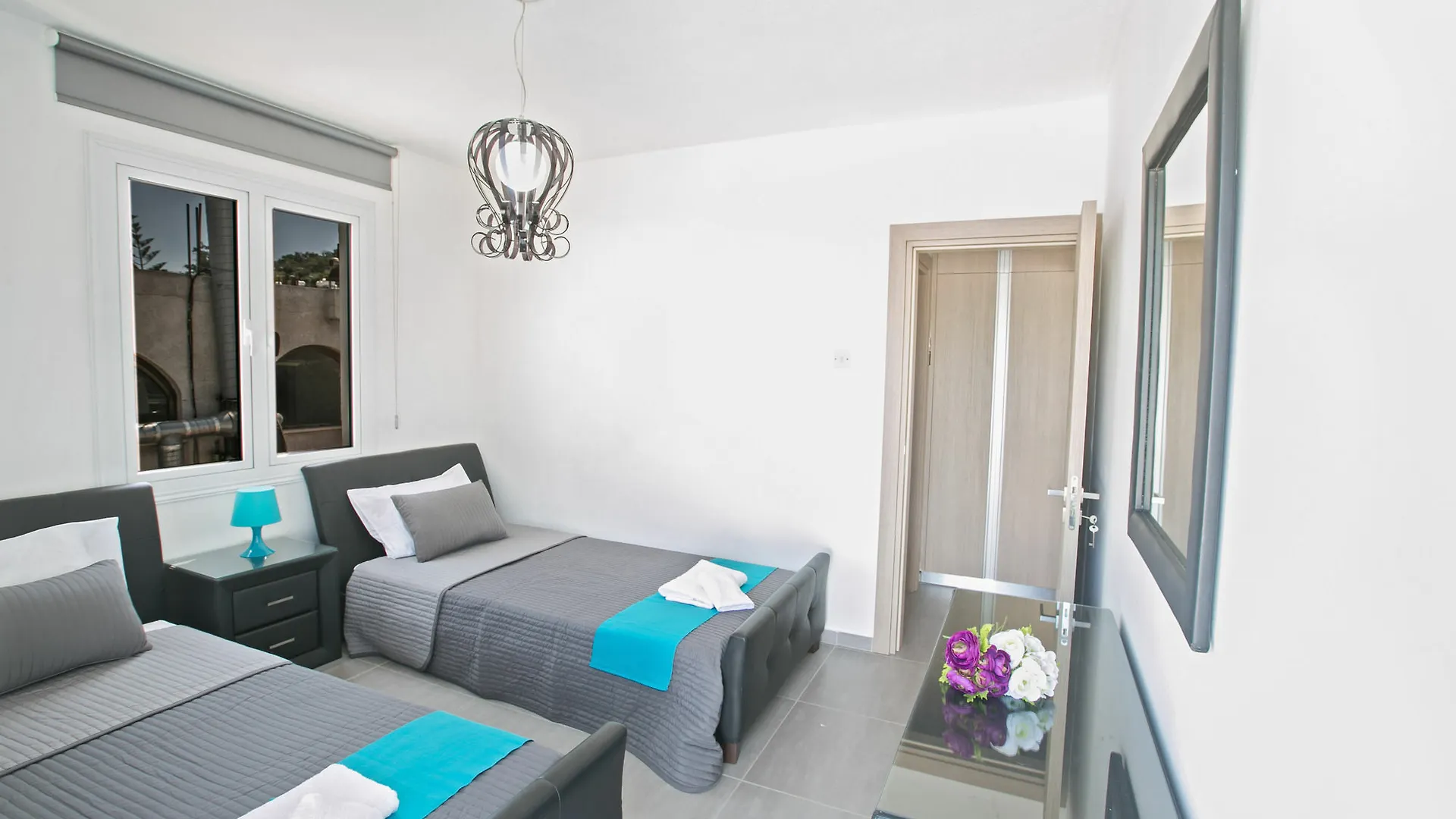 Evelina Apartment プロタラス
